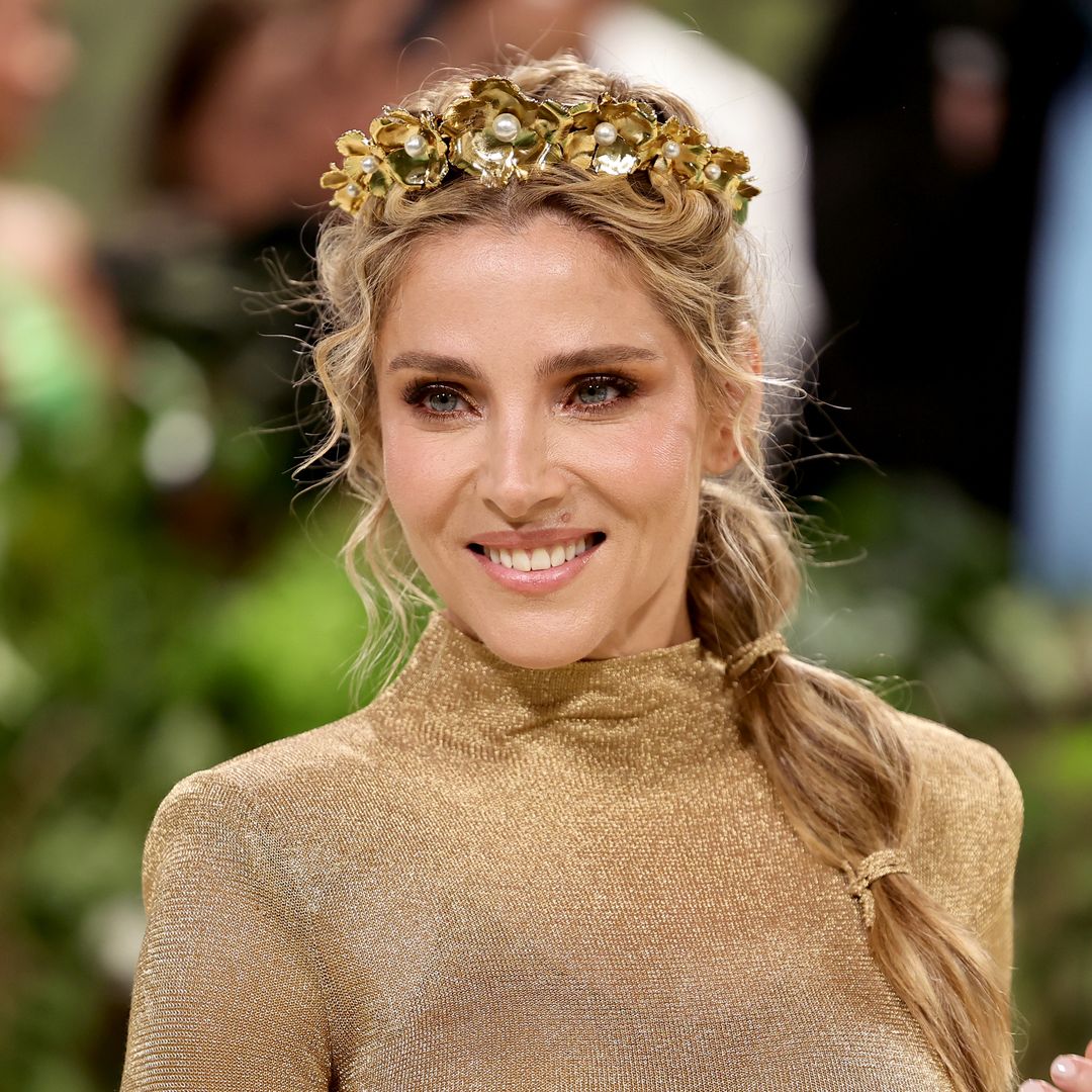 Elsa Pataky And Chris Hemsworth Share Christmas Family Selfie In Their PJs