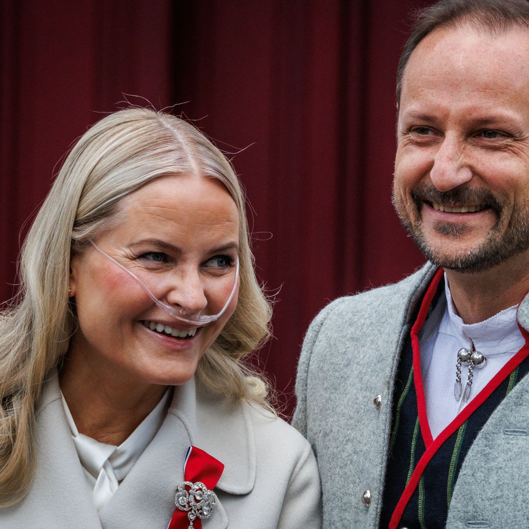 King Haakon's surprise supermarket run delights shoppers in rural Norway