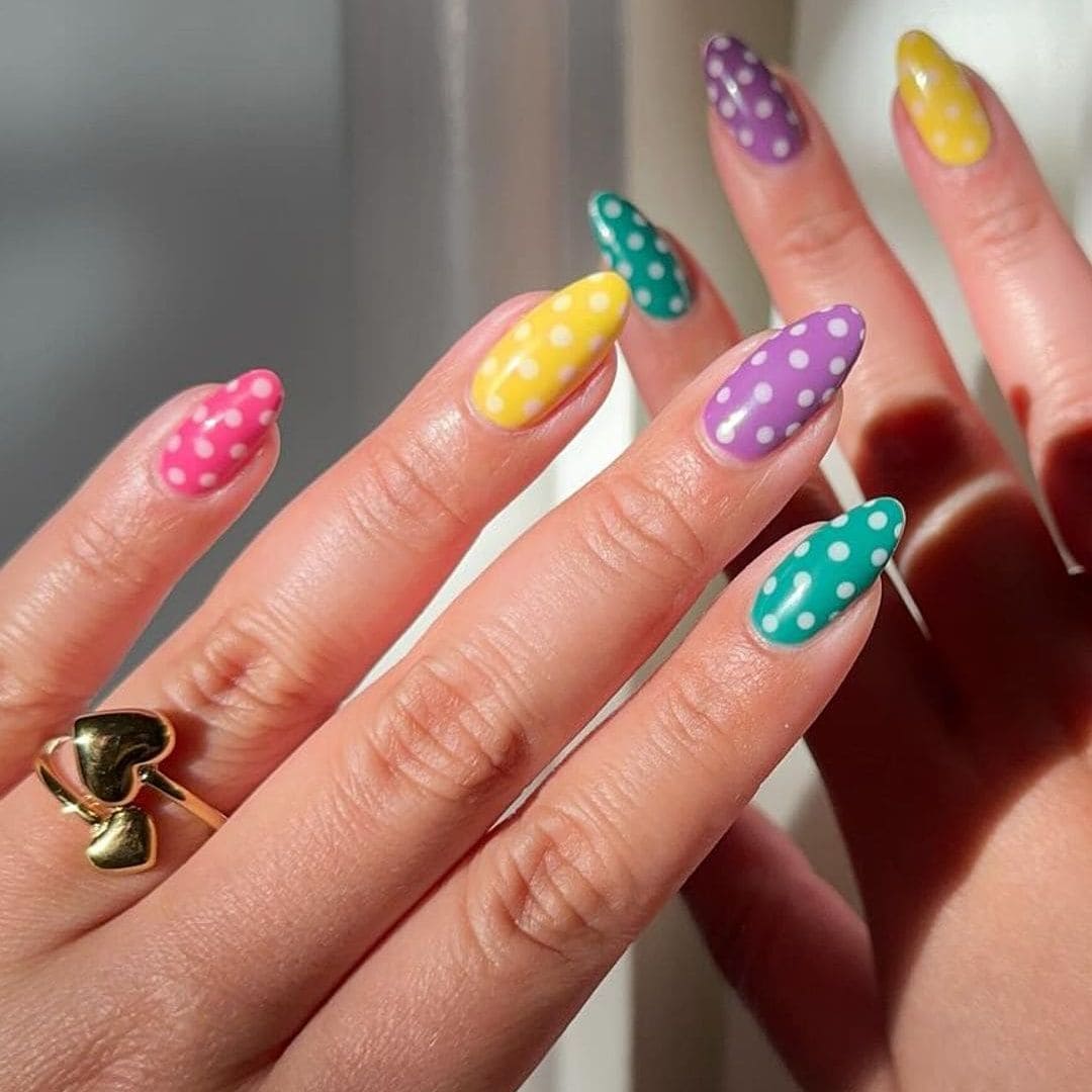 8 polka dot nails designs: For a fun and trendy manicure
