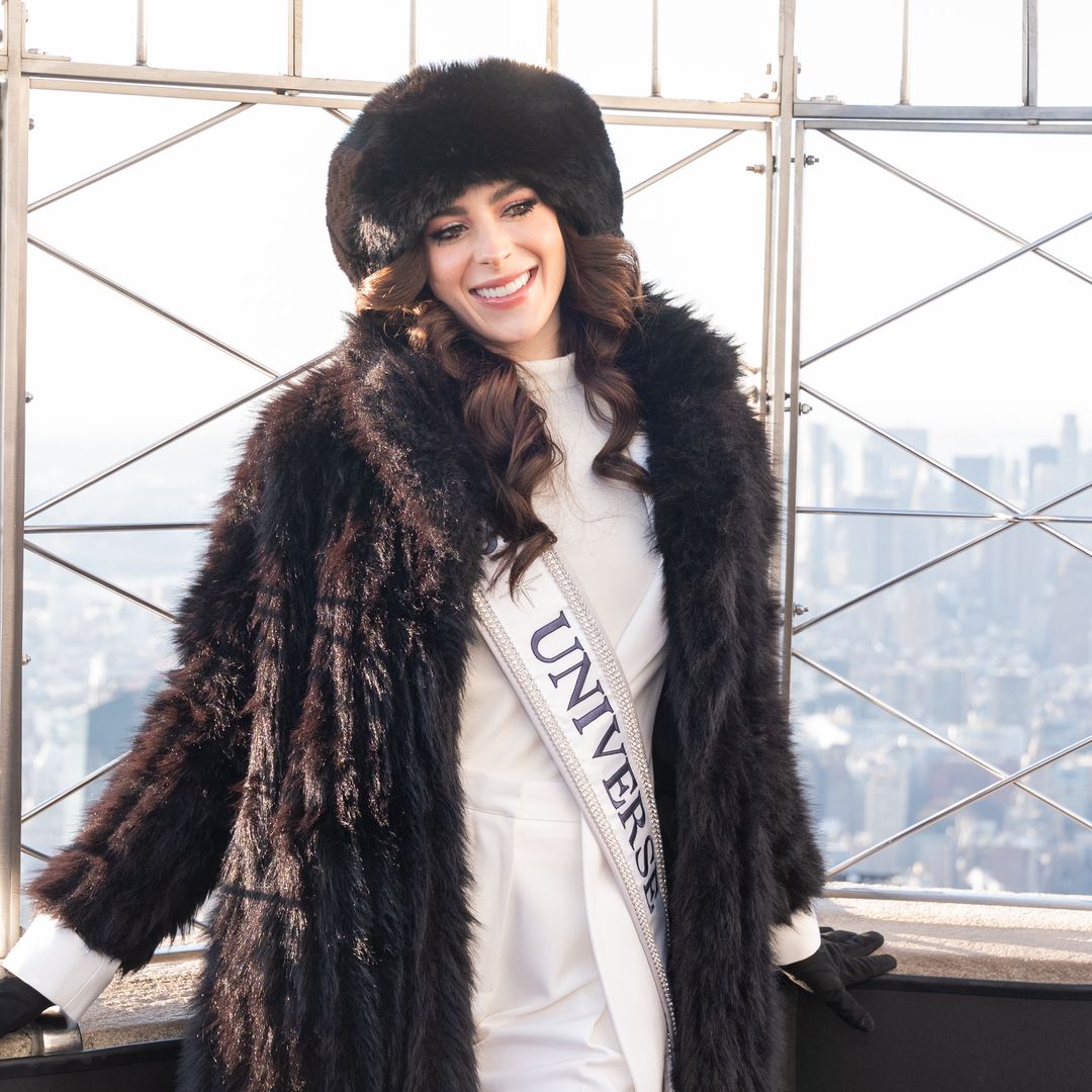 Miss Universe Fátima Bosch pasea por la Ciudad de México y se libra de energías negativas