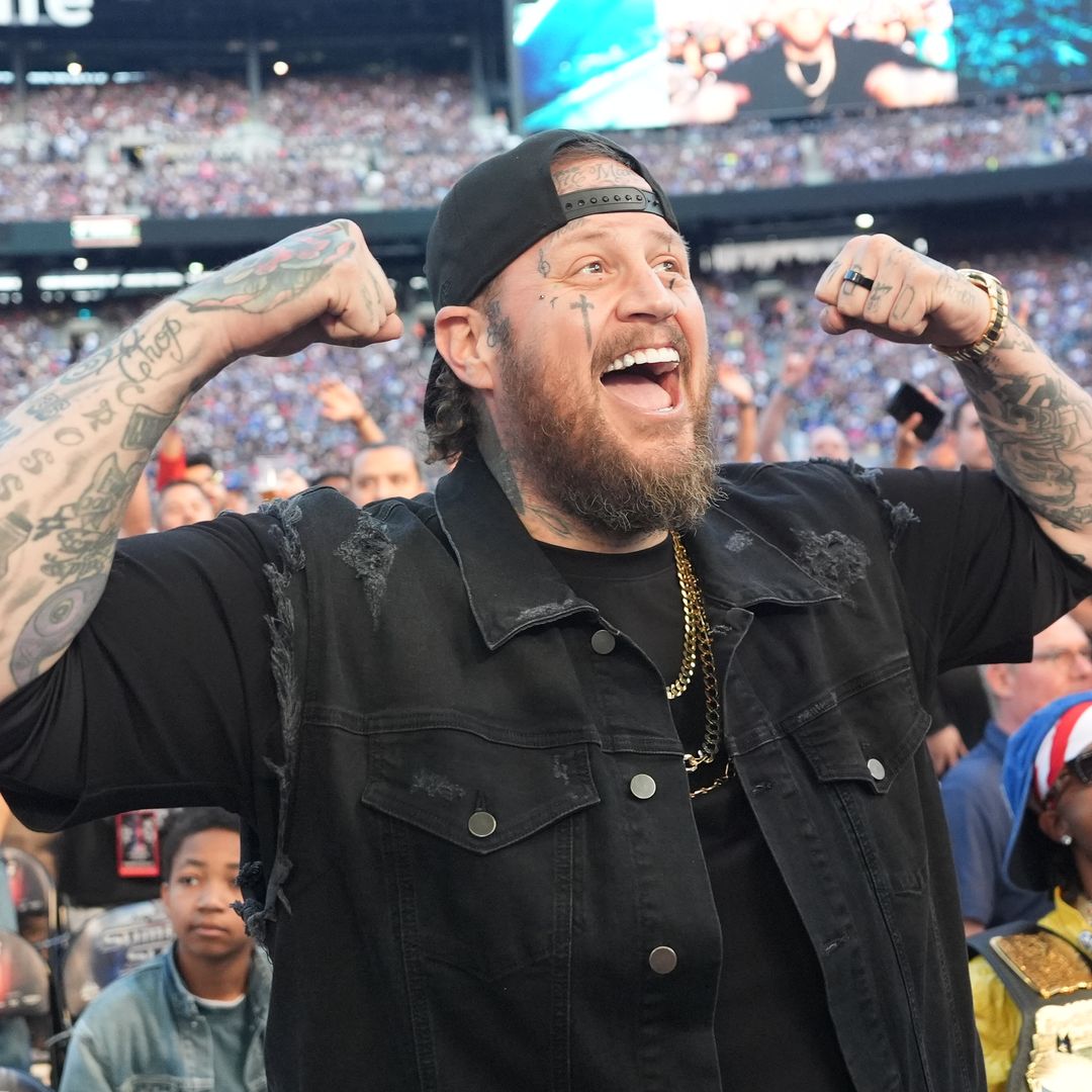 Jelly Roll celebrates 200-pound weight loss, aims to drop 50 more