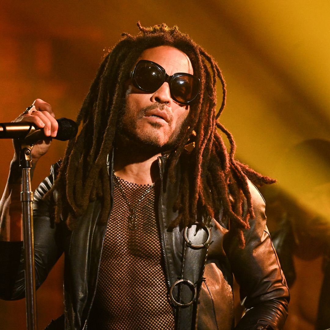 Lenny Kravitz tributes funk legend Sly Stone with a guitar solo