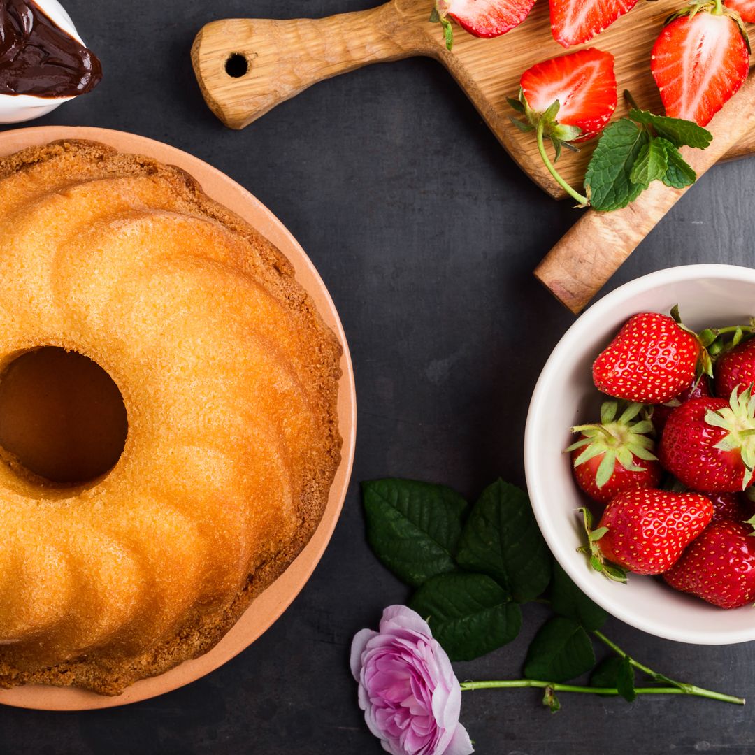 7 Yellow cake mix recipes that taste better with fruit and spice