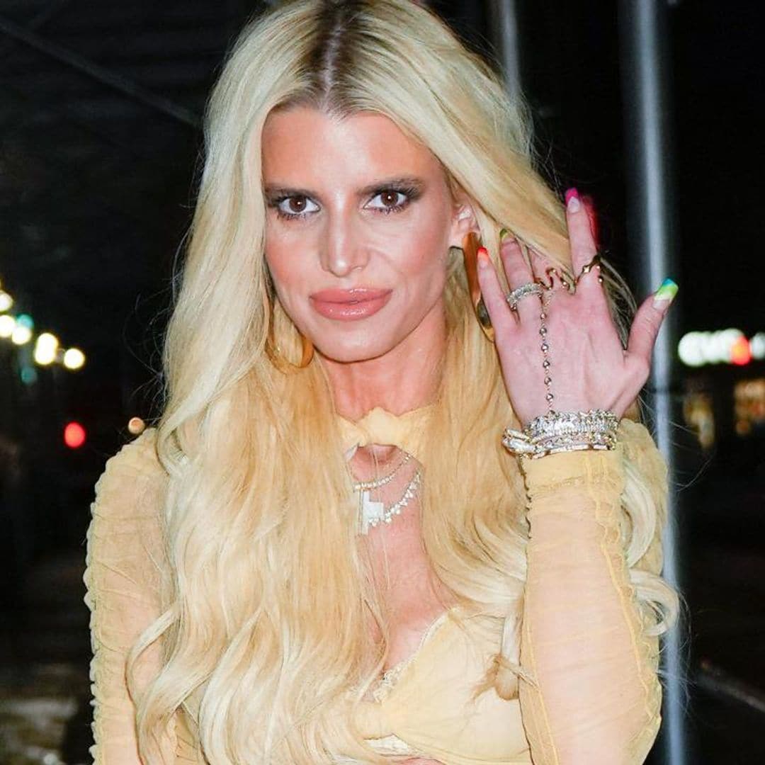 Jessica Simpson turns up the heat in neon bikini and pink platforms