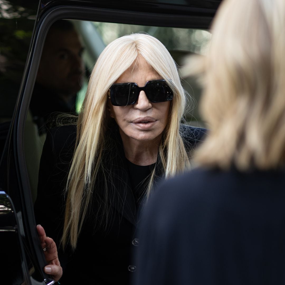 Milan mourns Giorgio Armani: Donatella Versace and Valeria Mazza lead tributes at Funeral Chapel