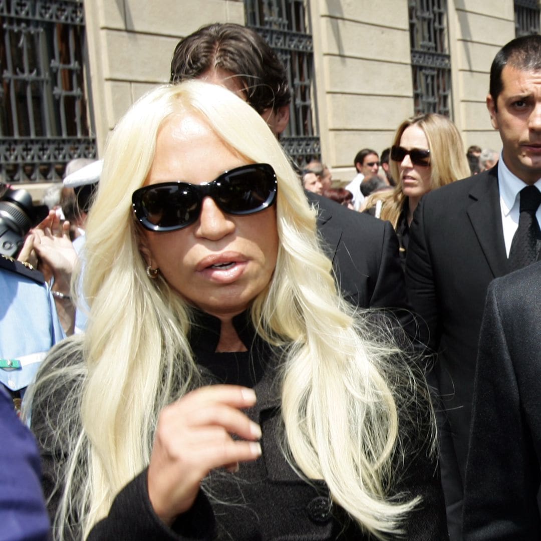 Donatella Versace wears bold outfit at Valentino Garavani’s funeral