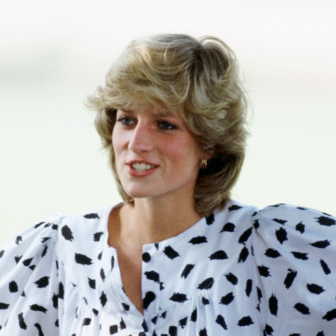 David Beckham's mom looks just like Princess Diana in throwback photo: 'Wow so beautiful'