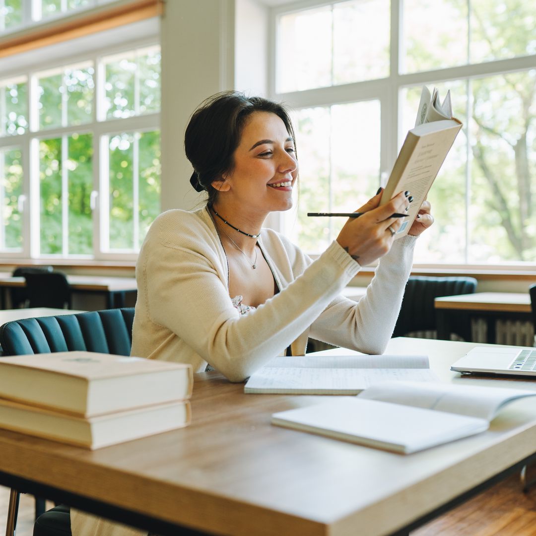 Spanish-language words take center stage in Oxford English Dictionary's latest update: Find out which ones made the list!