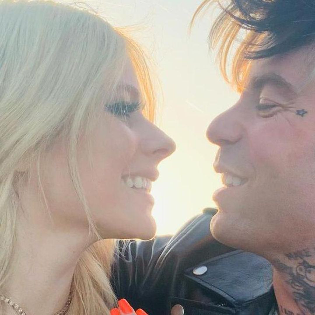 Avril Lavigne and Mod Sun get engaged in front of the Eiffel Tower