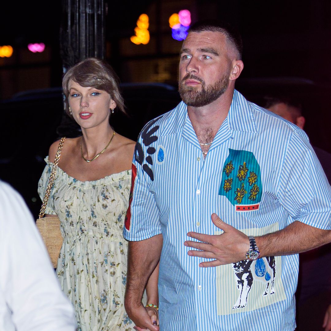 Why did Taylor Swift attend the 2026 VMAs solo? Where was Travis Kelce