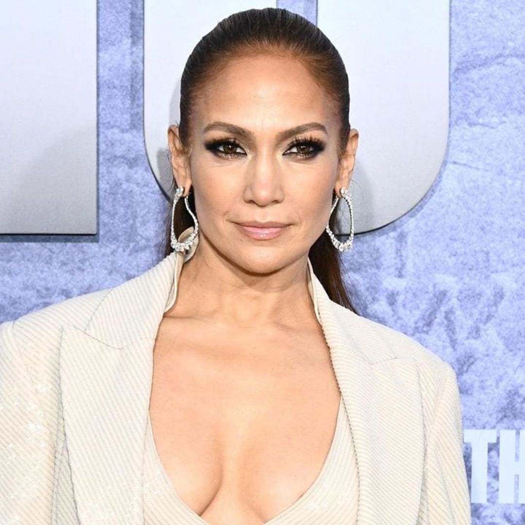 Jennifer Lopez joins the 90s supermodel manicure trend: See pics
