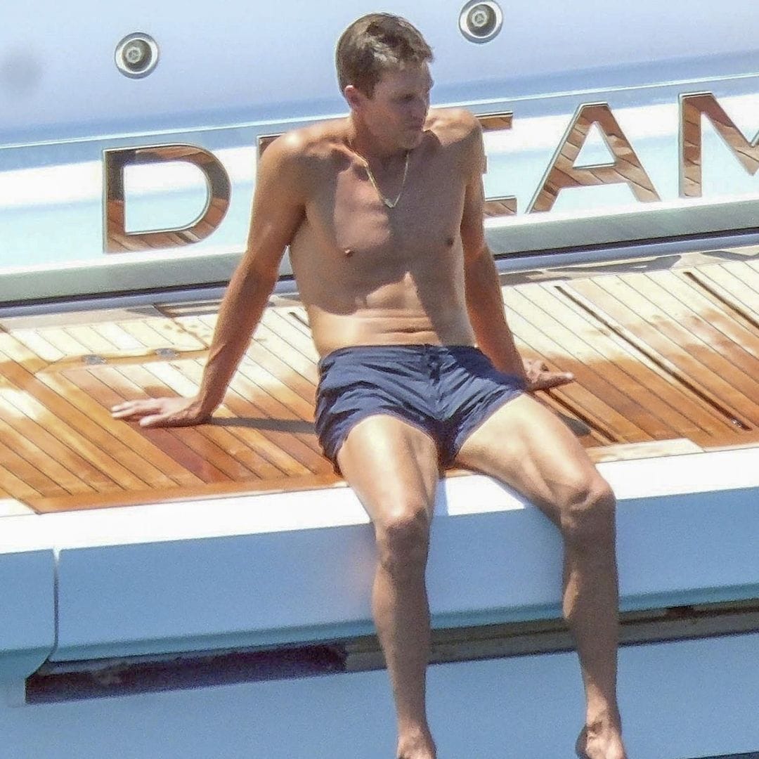 Tom Brady celebrates July 4th and his mom's birthday shirtless in Ibiza with a steamy shower
