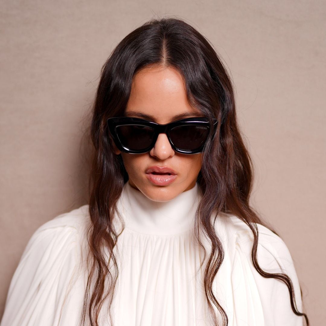 Rosalía runs and screams out of an interview after a flying cockroach ambushes her