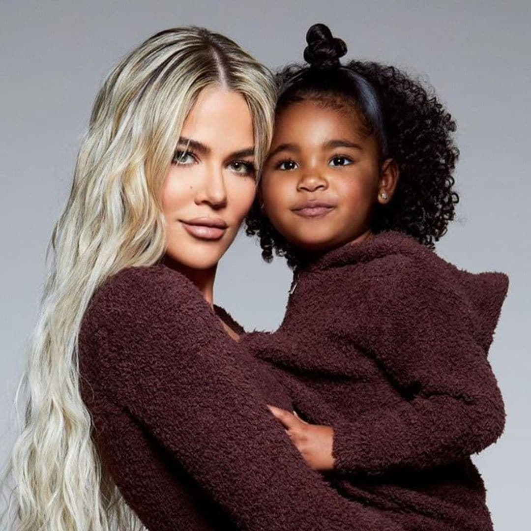 Khloe Kardashian looks spectacular in family Christmas pictures with True