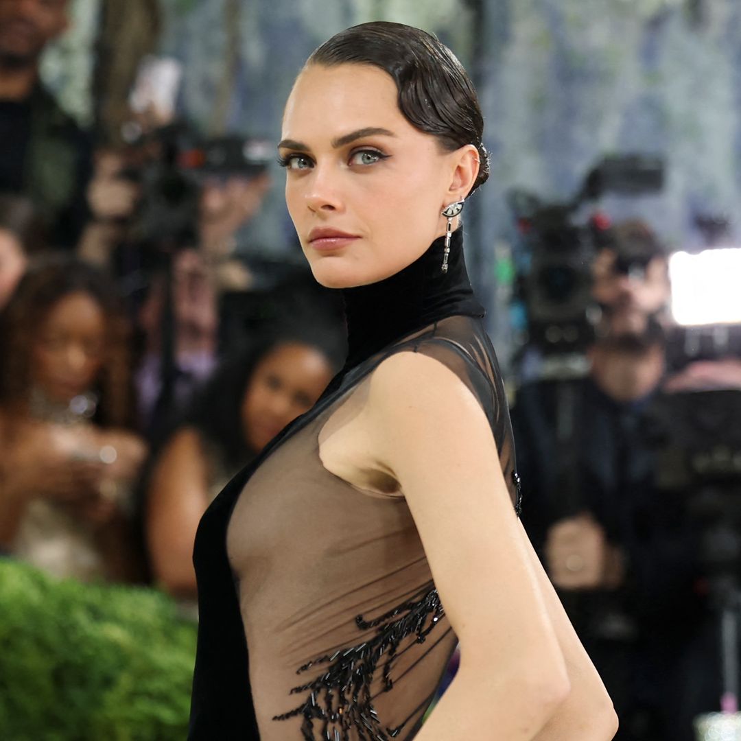 Met Gala 2026 red carpet: Live updates and celebrity looks
