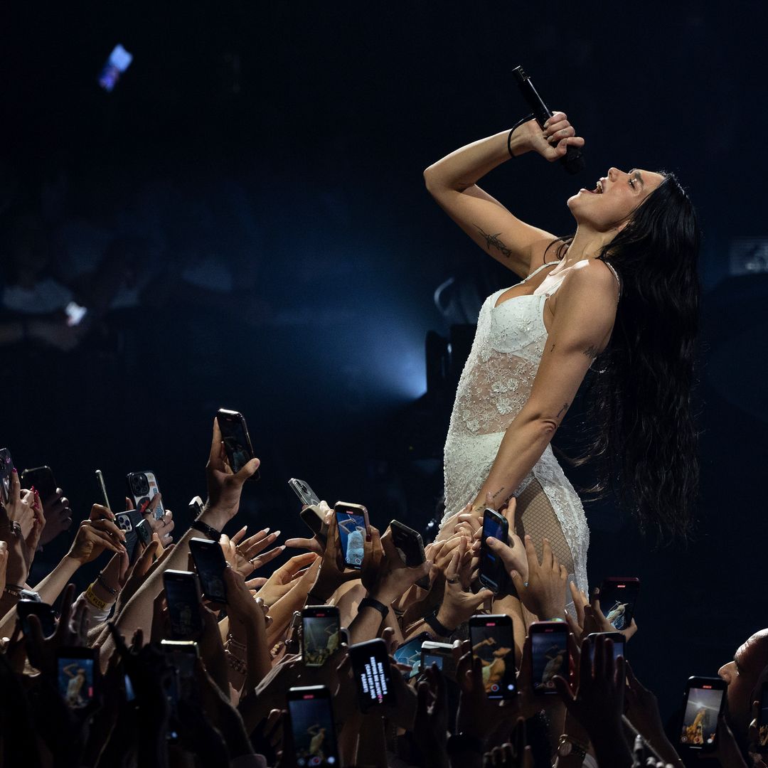 Dua Lipa surprises fans by singing a No Doubt duet with her 'favorite artist' Gwen Stefani