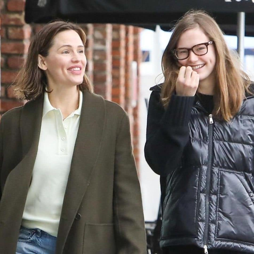 Jennifer Garner and her lookalike daughter Violet are all smiles in recent outing