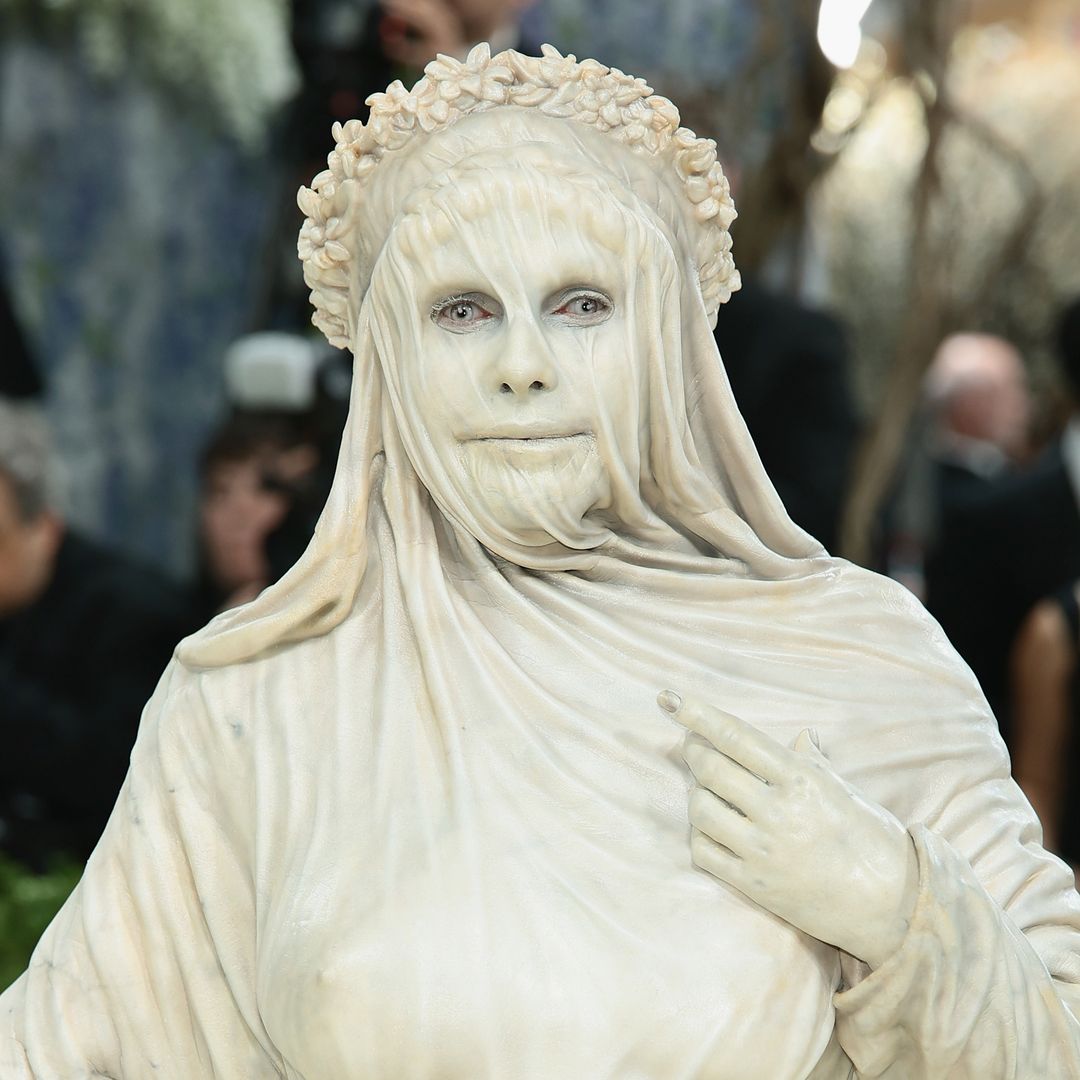 Heidi Klum does it again at the Met Gala — This time embodying a living marble sculpture