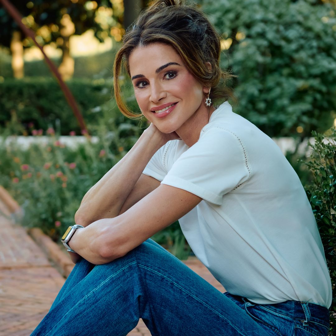 Queen Rania showed off her relaxed side in jeans and a classic white T-shirt for her new birthday portrait.