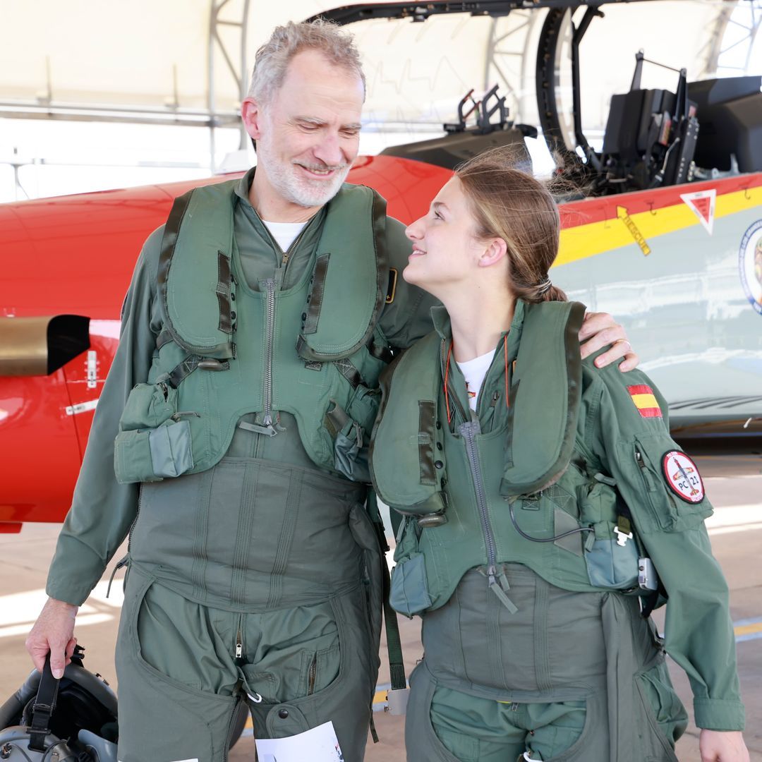 King Felipe VI and Princess Leonor fly side by side in Pilatus aircraft [Photos]