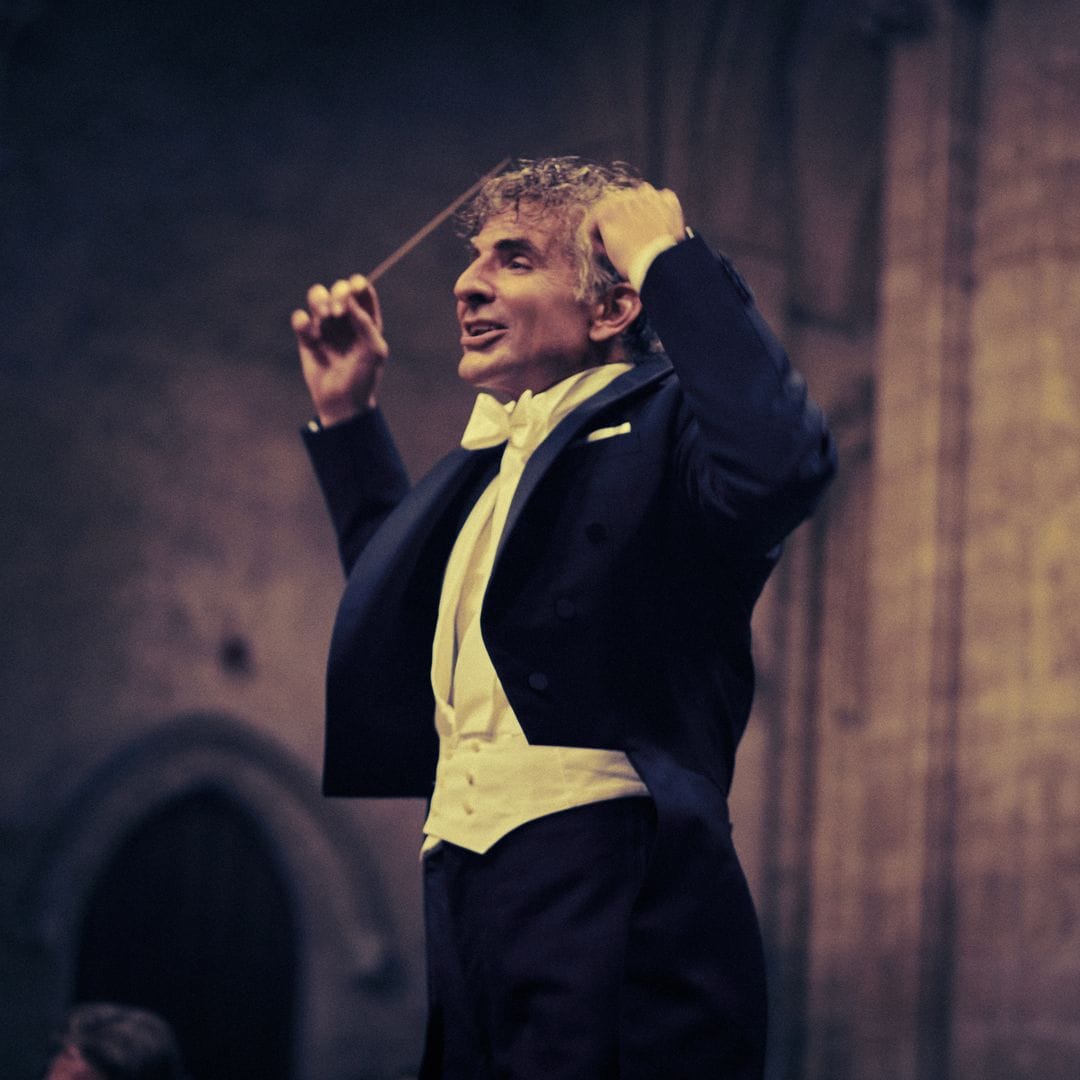 Bradley Cooper sets the record straight on plastic surgery rumors