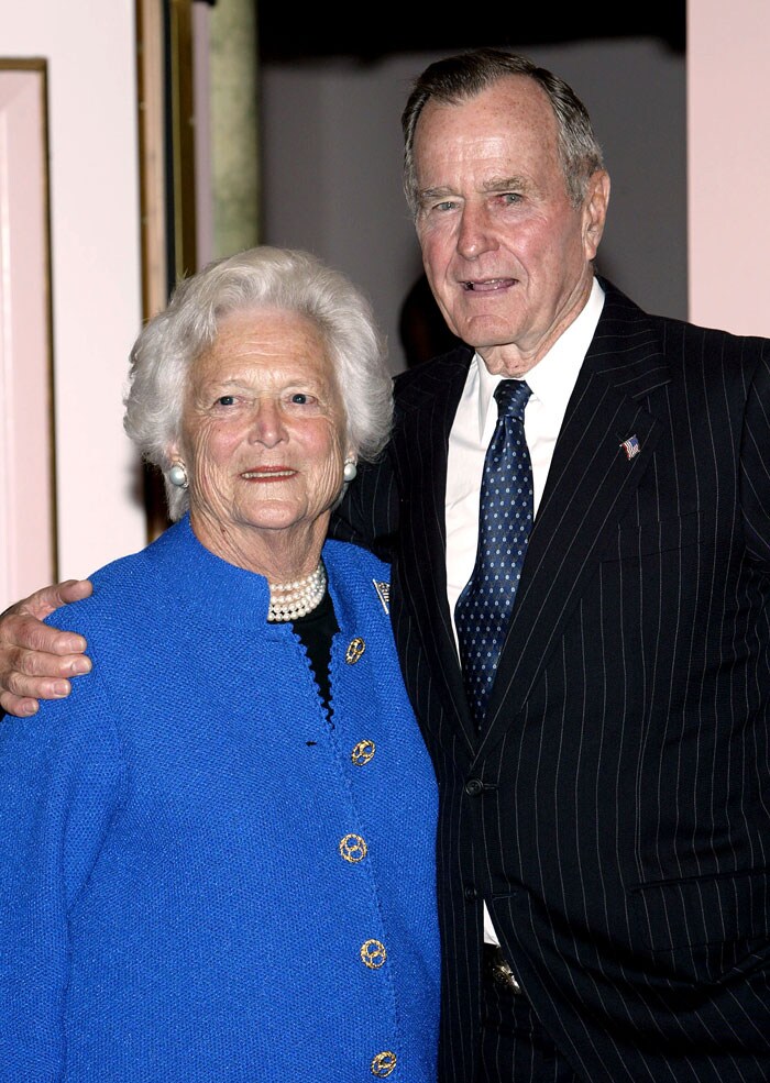 Жена джорджа буша старшего. Барбара Джордж Буш старший. Джордж Буш старший и Барбара Буш. Барбара Пирс Буш семья. Жена Буша старшего.