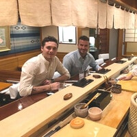 ¡Saquen los palillos! David Beckham invita a su hijo Brooklyn a cenar al mejor restaurante de sushi en el mundo