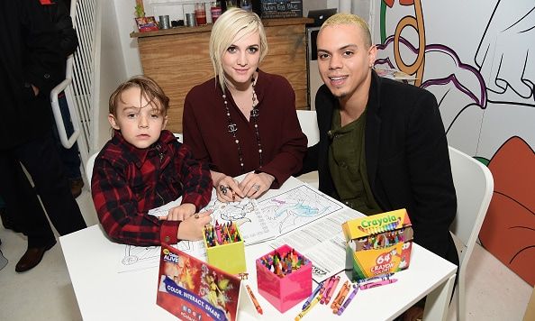 Ashlee Simpson and Evan Ross are expecting a baby girl