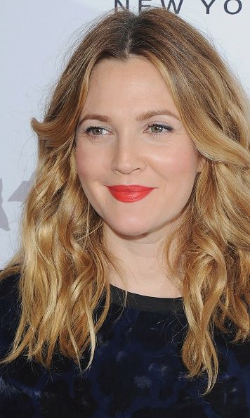 Drew Barrymore to write 'humorous, emotional' book about her life