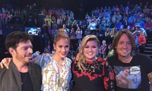 Kelly Clarkson has the 'best entourage' for her return to 'American Idol'