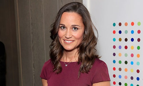 Pippa Middleton stuns in purple at Spectator magazine party