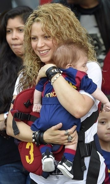 Shakira is back in her skinny jeans three months after giving birth
