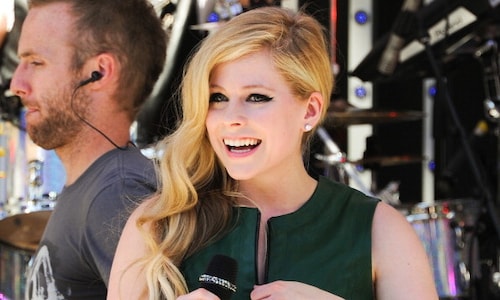 Avril Lavigne gets emotional in new interview about Lyme disease battle