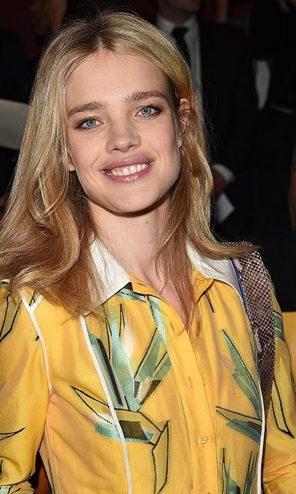 Natalia Vodianova protests after her sister is kicked out of a Russian cafe