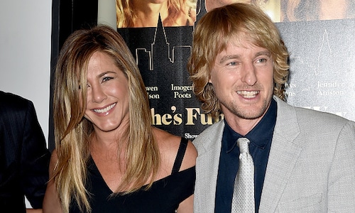 Jennifer Aniston shows off wedding ring as she makes post-wedding debut