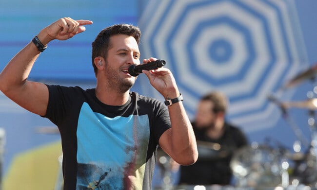 Luke Bryan to play NFL's Thanksgiving Day game halftime show