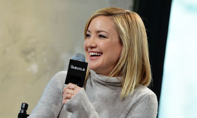 Kate Hudson learns how to Dubsmash and nails Adele's "Hello"
