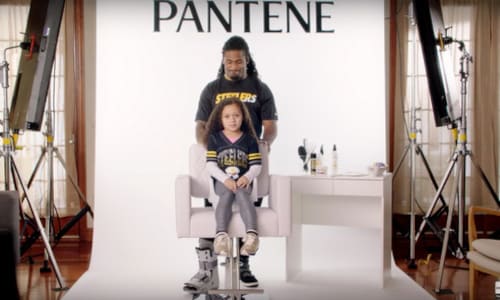 NFL players show off their hairstyling skills on their daughters