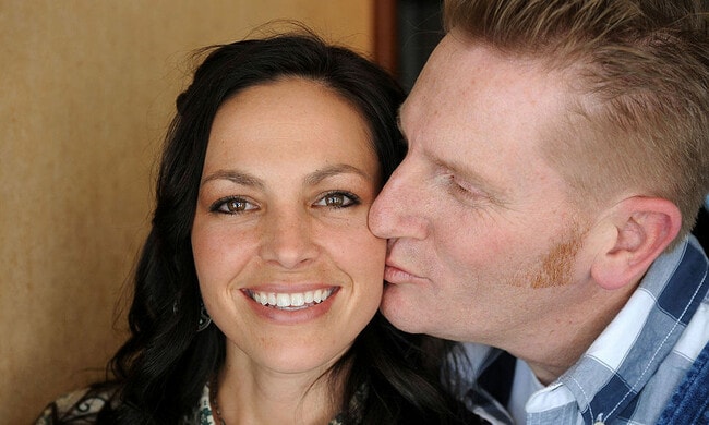 Joey Feek shares 'one last kiss' with daughter and says goodbye 