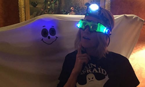 See Carrie Underwood's spooky birthday celebrations - and listen to her haunting Whitney Houston cover