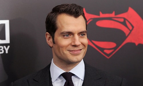 Henry Cavill reveals he once got locked out of a hotel room — naked!