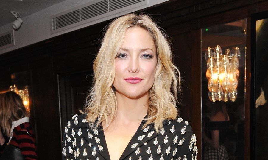 Kate Hudson allowed her son Bingham to do her makeup and the results could start a new trend