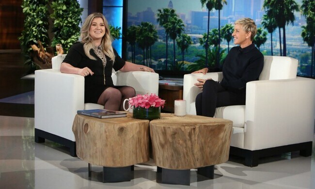 Kelly Clarkson gives the latest on her kids (River Rose loves Jurassic Park) and explains why moms are amazing 