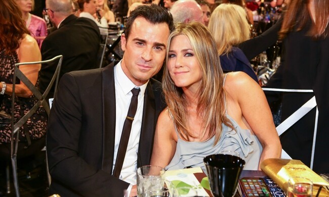 Jennifer Aniston talks spending the holidays with 'life of the party' Justin Theroux 