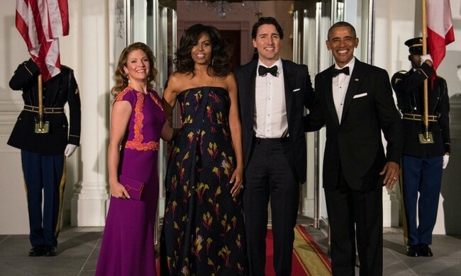 Justin Trudeau is the reason behind the Obamas holiday card that went viral