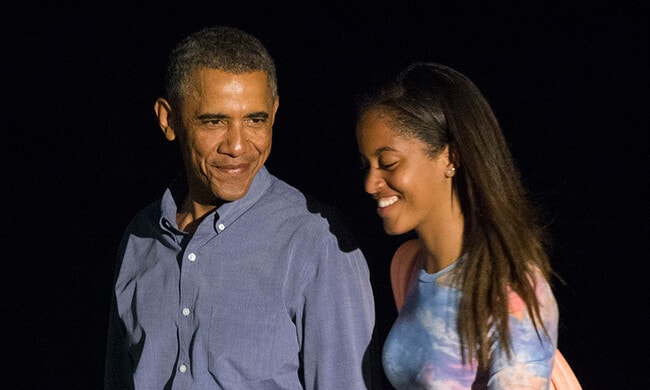 Malia Obama moves into her Harvard dorm with the help of mom and dad