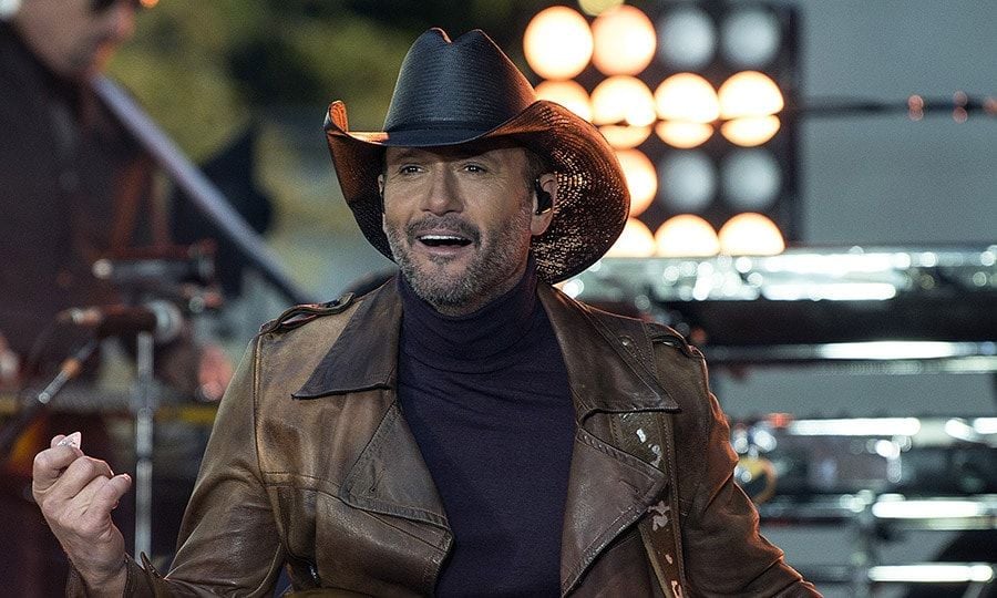 Tim McGraw collapses on stage in Ireland
