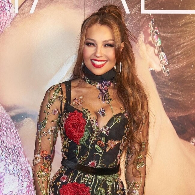 Thalía shows off her cool shoe closet as she asks fans for help
