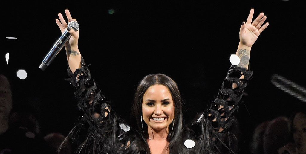 Demi Lovato celebrates major milestone in her sobriety(01)