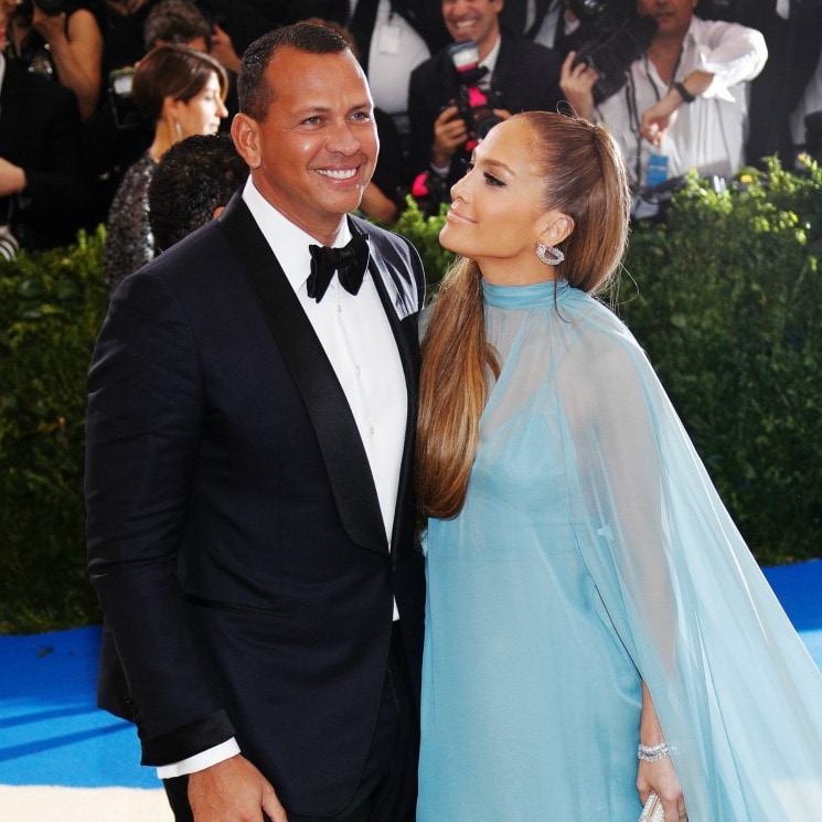 Jennifer Lopez Valentine's Day gift to A-Rod